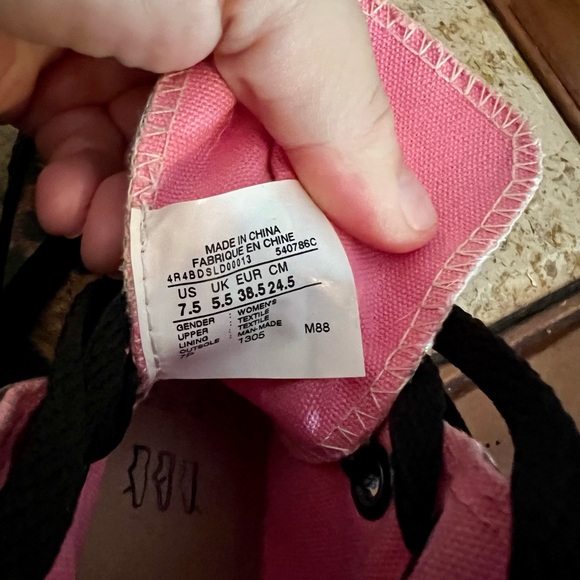 EXCLUSIVE Converse - Picture 3 of 6